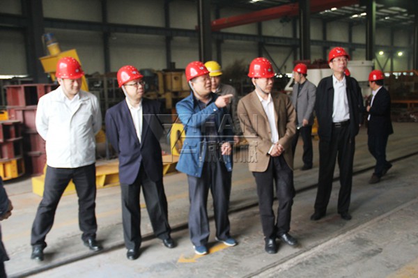 考察设备制作现场