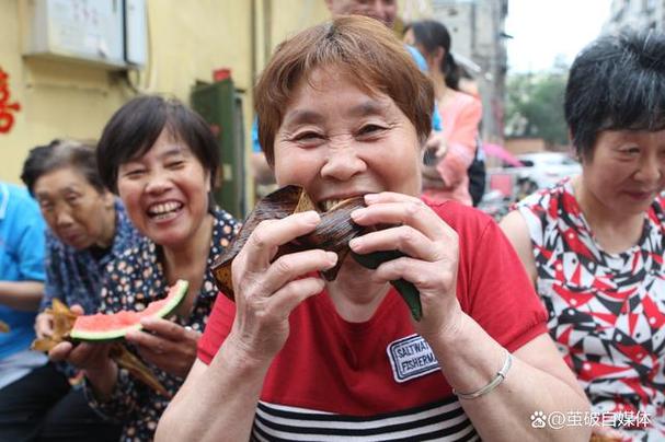 澳门研究生最新资料和谁把屈原包粽子里了与屈原扔粽子